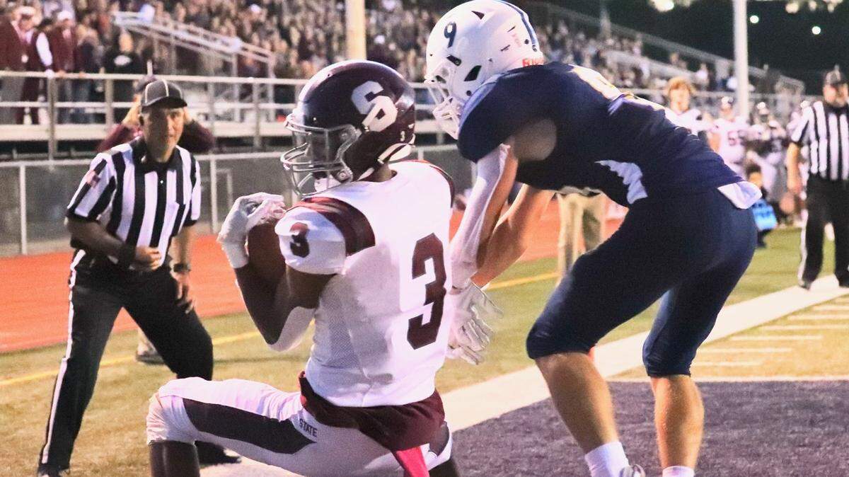 State College’s Jashaun Green make a catch in the end zone against Hollidaysburg on Friday, Sept. 10, 2021. State College won, 34-20.