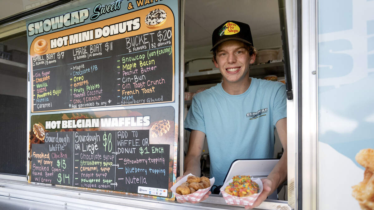 A sweet sensation: Teen food truck owner brings mini donuts to People’s Choice Festival