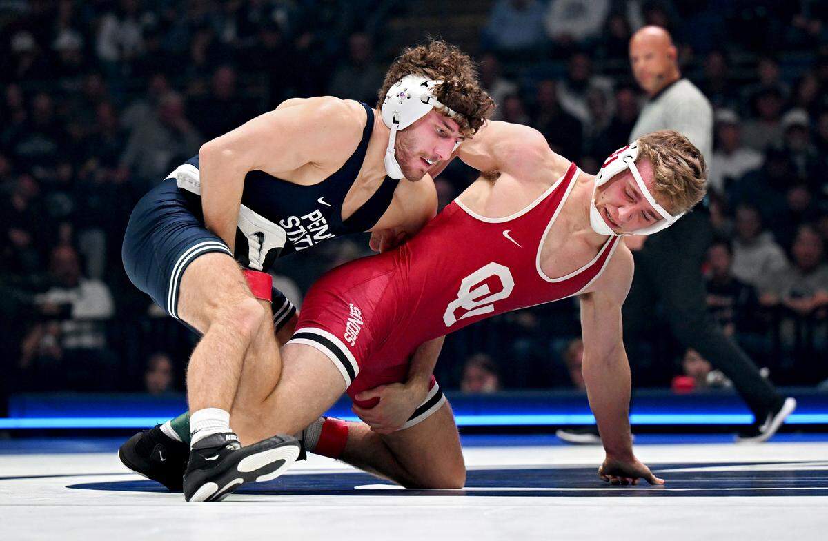 Penn State’s Mitchell Mesenbrink controls Oklahoma’s Owen Eck in the 165 lb bout during the match on Friday, Nov. 14, 2025 at the Bryce Jordan Center.