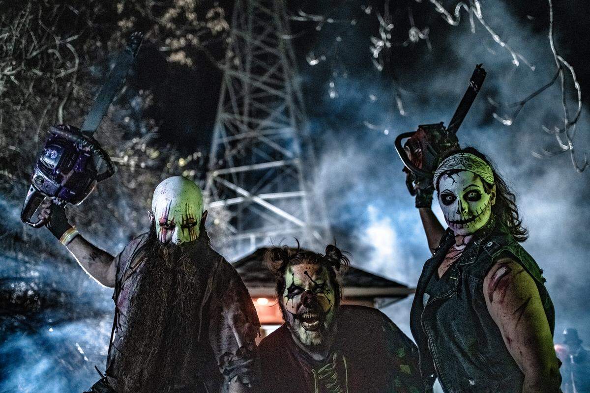 Kennywood claims its Phantom Fall Fest will leave park guests "screaming for your mommy.”