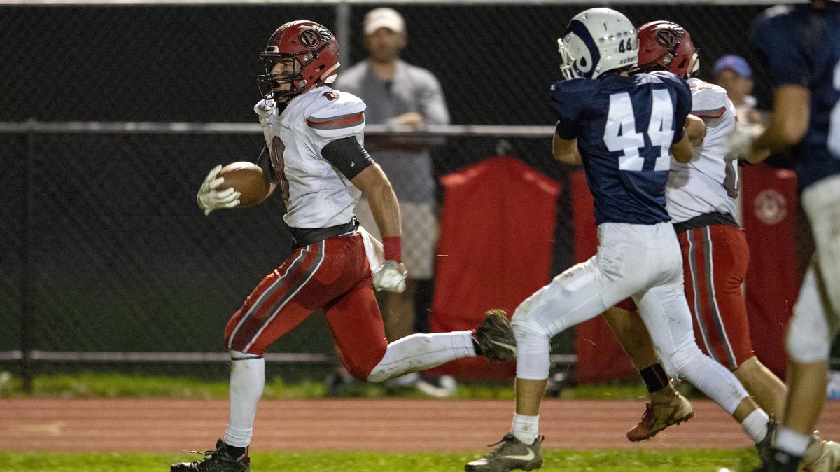 Bellefonte’s C.J. Funk runs it in for a touchdown during the Friday, Oct. 5, 2018 game against Penns Valley.