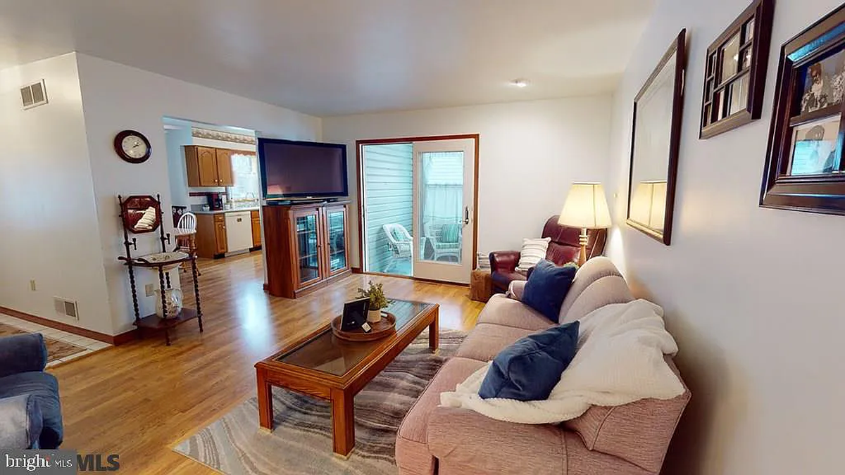 A view of the living room at 2398 Quail Run Road. Photo shared with permission from home’s listing agent, Annette Yorks of Perry Wellington Realty.