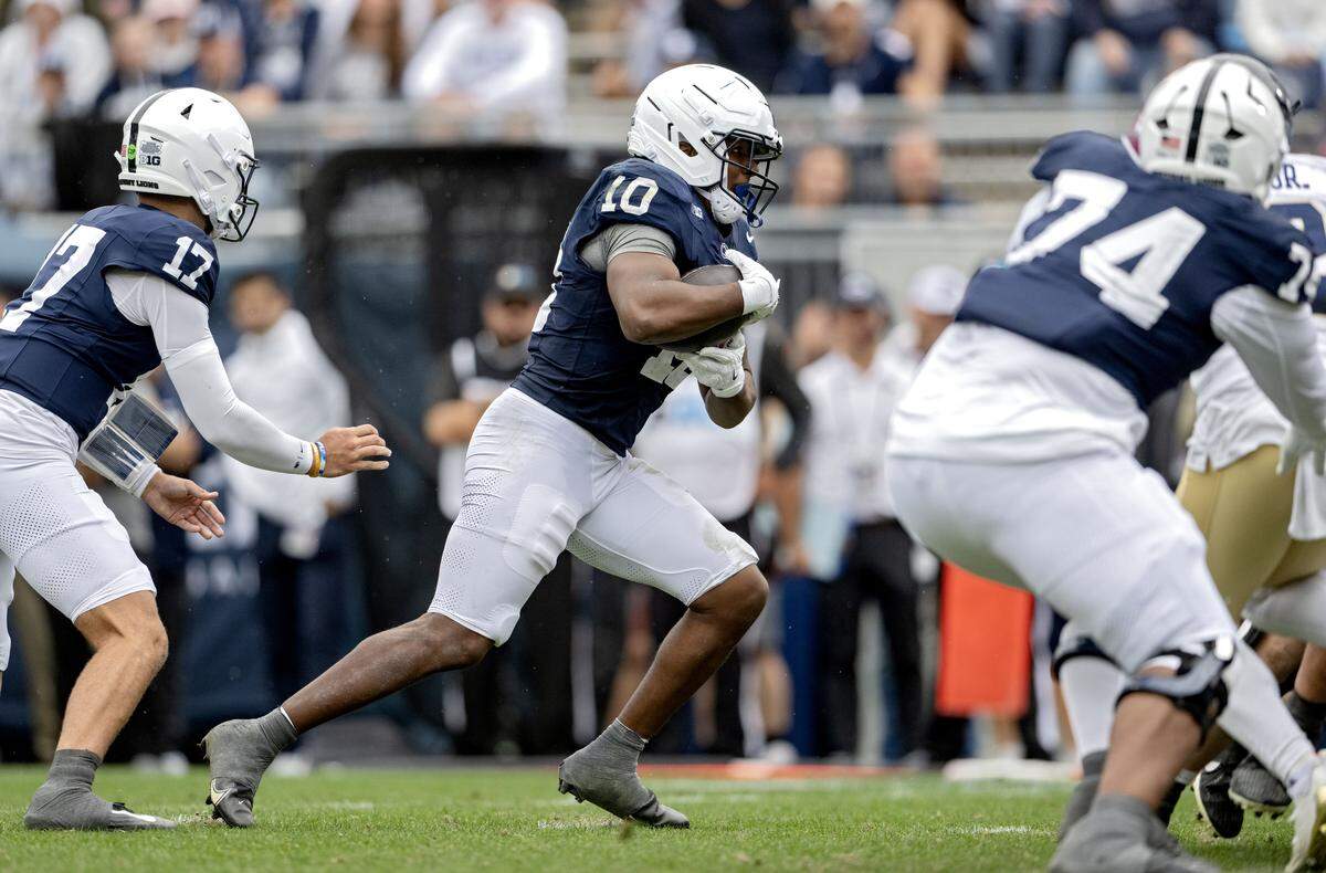Penn State running back Nick Singleton runs for a touchdown during the game on Saturday, Sept. 6, 2025 at Beaver Stadium.