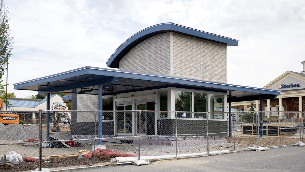 Construction of the Seven Brew Coffee in the Hills Plaza parking lot on Tuesday, Sept. 16, 2025.  