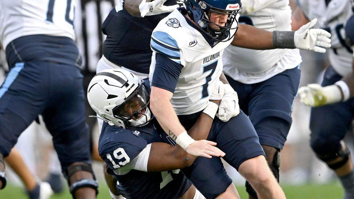 Penn State football’s star freshman DE reportedly set to hit transfer portal