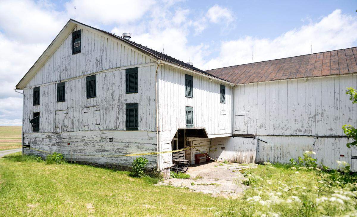 “No trespassing” and “keep out” signs can be seen on Kepler barn from West Pine Grove Road on Tuesday, May 28, 2024.
