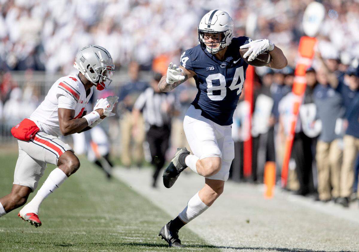 Ohio State’s JK Johnson pressures Penn State tight end Theo Johnson out of bounds after he makes a catch during the game on Saturday, Oct. 29, 2022.