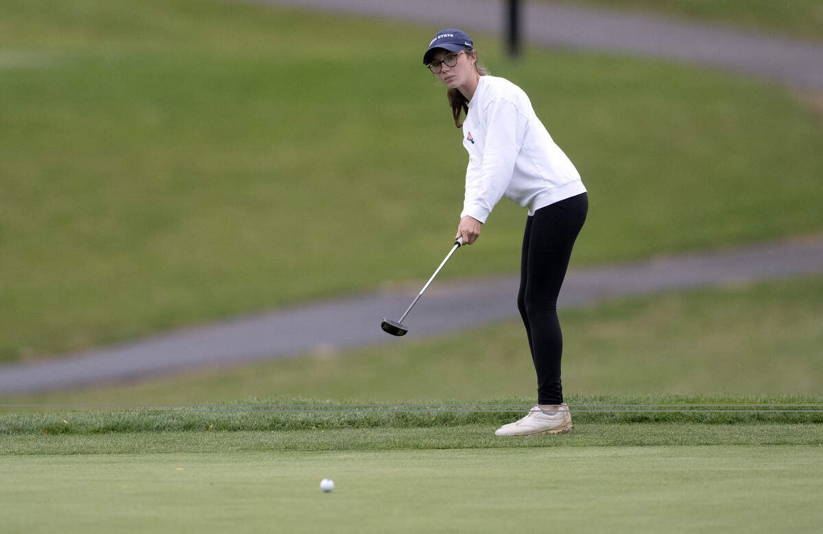 Saint Joseph’s Catholic Academy’s Madison Koshko putts on the 16th hole during the PIAA State Golf Championships on Tuesday, Oct. 21 2025, at the Penn State White Course.