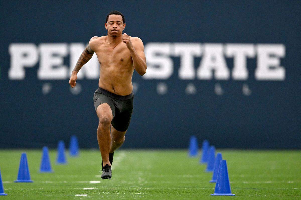 Jalen Kimber runs the 40-yard dash during Penn State football’s pro day on Friday, March 28, 2025.