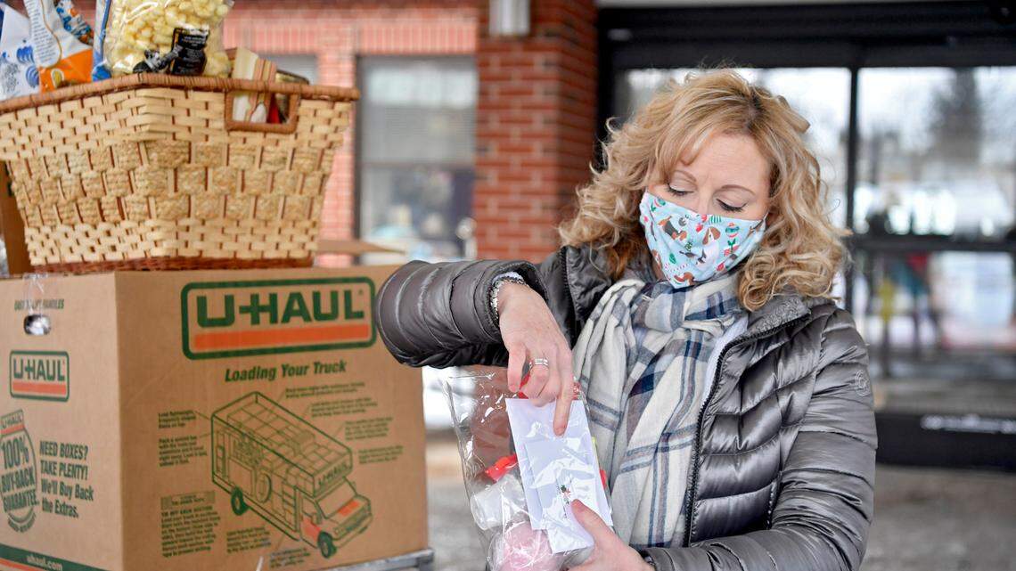 ‘Morale boost’: How the community is giving back to Centre Crest, after earlier COVID-19 outbreak