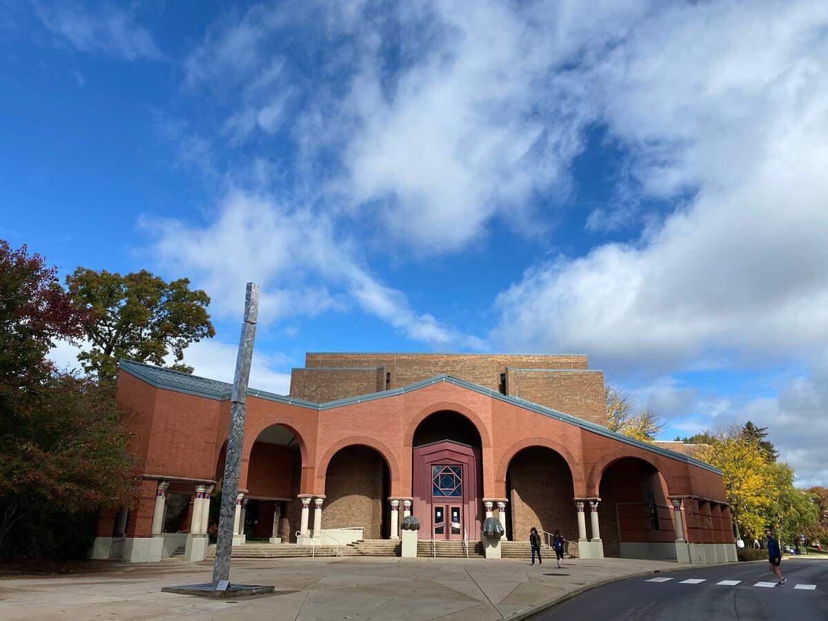 The Palmer Museum of Art displays American, contemporary and Baroque galleries.