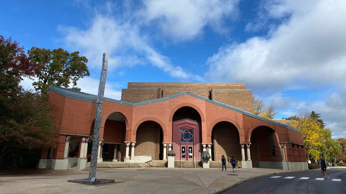 The Palmer Museum of Art’s upcoming events include an online art club meetup and lecture on Amish quilting.