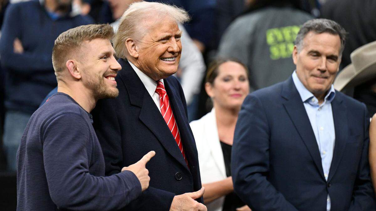 President Trump appears at 2025 NCAA Wrestling Championships, where Penn State won team title