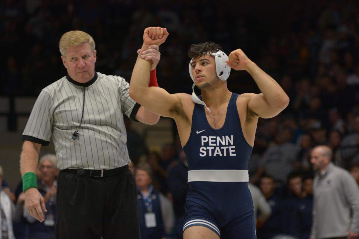 Penn State’s Vincenzo Joseph kicked off his senior campaign Sunday with a technical fall of Navy’s Tanner Skidgel.