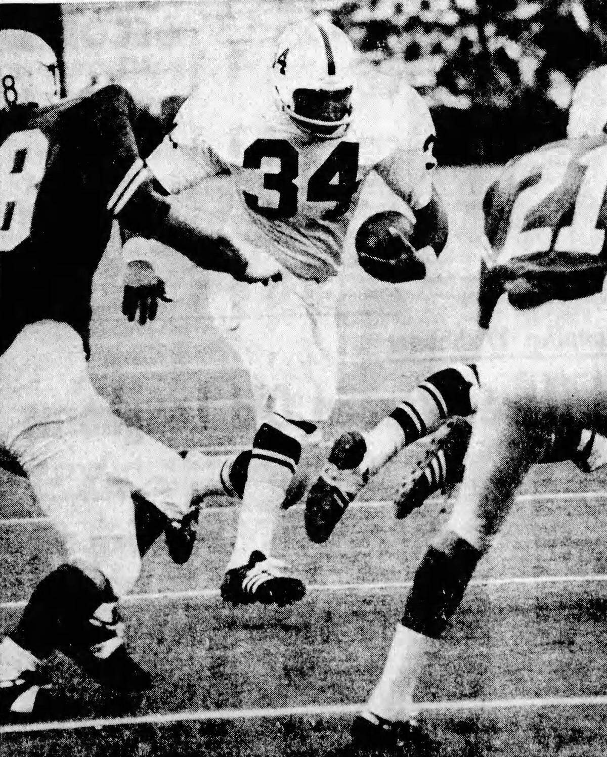 Harris picks up yardage in the 1972 Cotton Bowl against Texas.