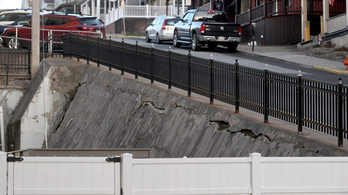 The retaining wall between the Centre County Courthouse and High Street is pictured in December 2022.