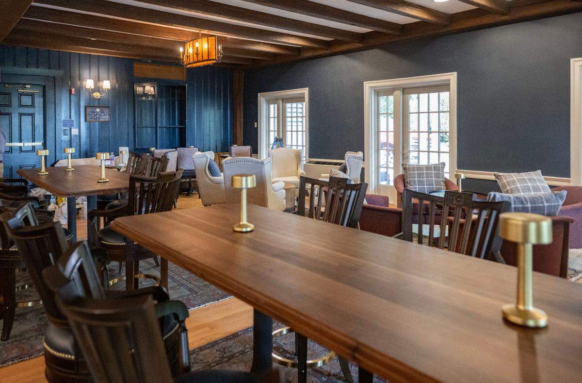 1855 Lounge, a cocktail lounge at the Nittany Lion Inn.