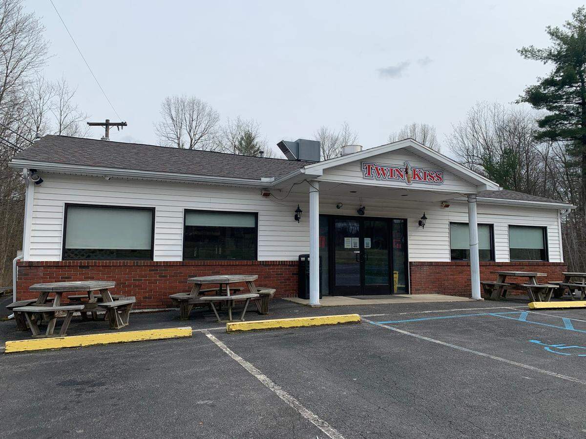 Twin Kiss Restaurant at 2495 N. Eagle Valley Road.