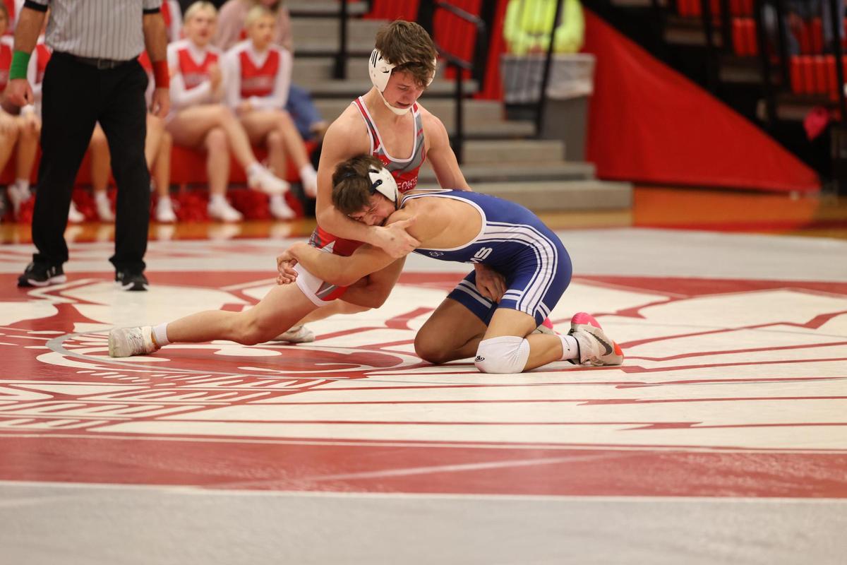 Bellefonte’s Noah Weaver looks to fight off a takedown attempt from Penns Valley’s Colten Shunk in their 139 pound bout of the Red Raiders’ 51-15 loss on Wednesday, Jan. 4, 2023. Weaver topped Shunk, 5-1.