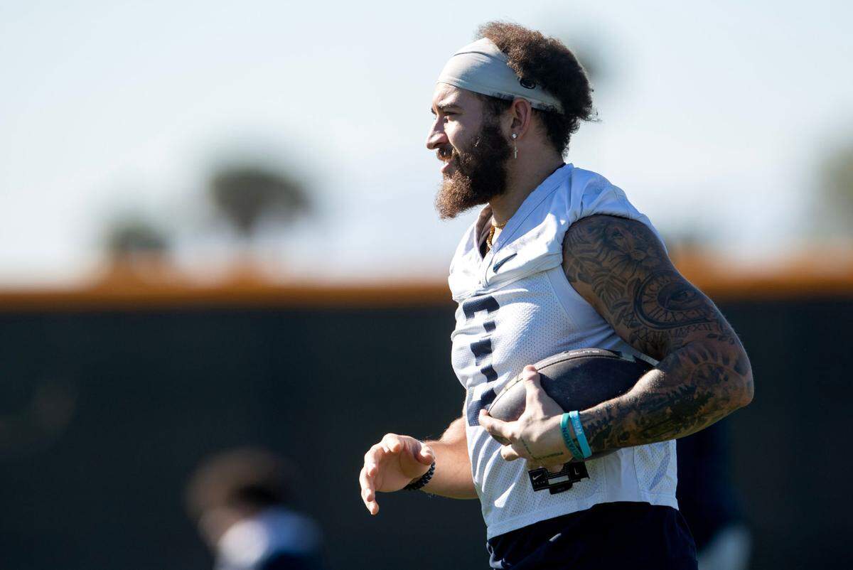Penn State wide receiver Julian Fleming catches a ball as he warms up for practice for the Fiesta Bowl on Sunday, Dec. 29, 2024 at Tempe Diablo Stadium.