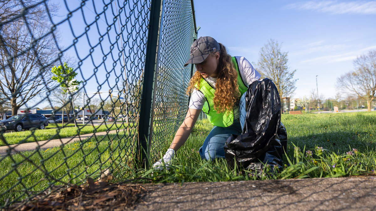 [値下げ中]DECORTE ENVIRONMENTAL DAY CLEAM Inside look at ClearWater Conservancy's Watershed Cleanup Day
