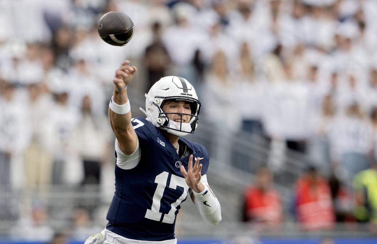 Penn State quarterback Ethan Grunkemeyer makes a pass during the game against Indiana on Saturday, Nov. 8, 2025.