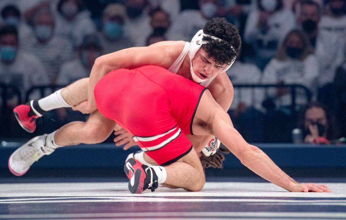 Penn State’s Beau Bartlett wrestles Ohio State’s Sammy Sasso in the 149 lb bout of the match on Friday, Feb. 4, 2022.
