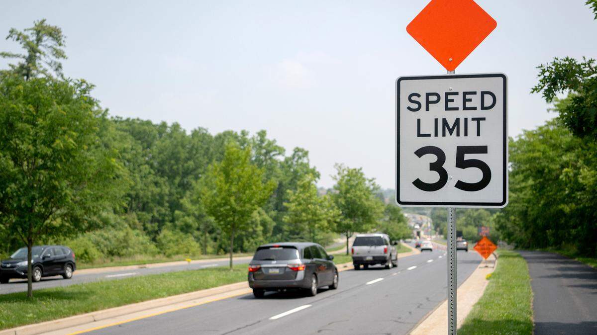 A 35 miles per hour speed limit sign on eastbound Blue Course Drive between Westwind Drive and Circleville Road on Thursday, June 29, 2023.