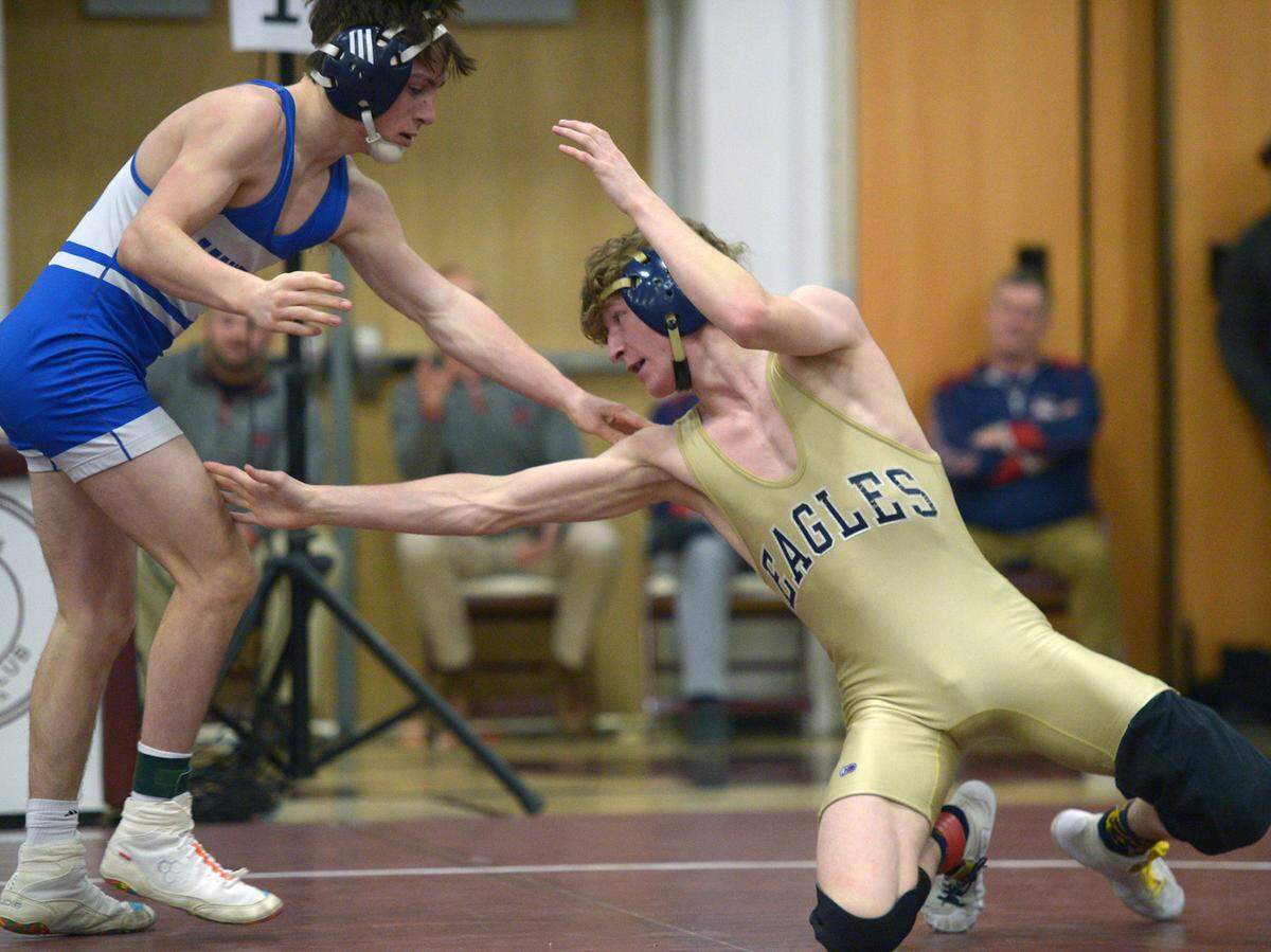 BEA’s Lucas Fye won his Southwest Regional Tournament Championship bout with United’s Gideon Bracken at 121 lbs. on Saturday at the Altoona Area High School Fieldhouse.