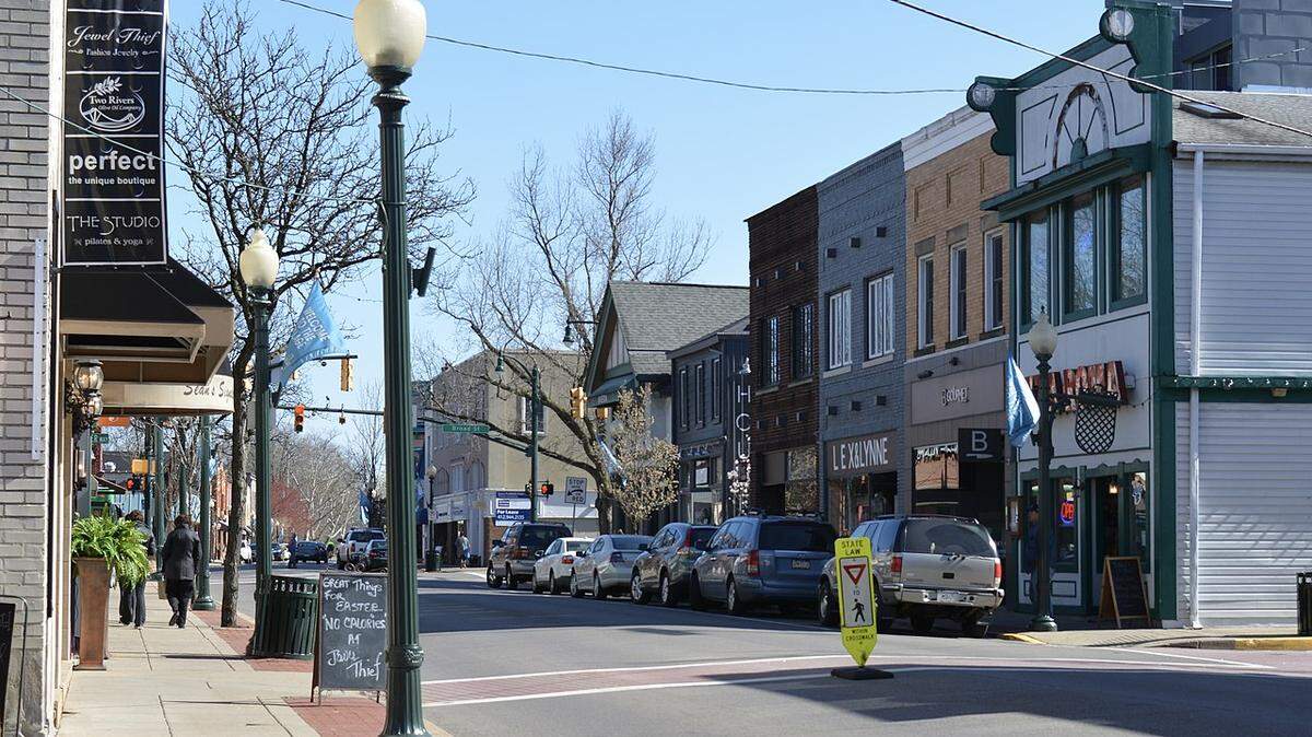 A view of downtown Sewickley, Penn. Photo used under Creative Commons Attribution Share Alike 4.0 International via Wikimedia Commons.