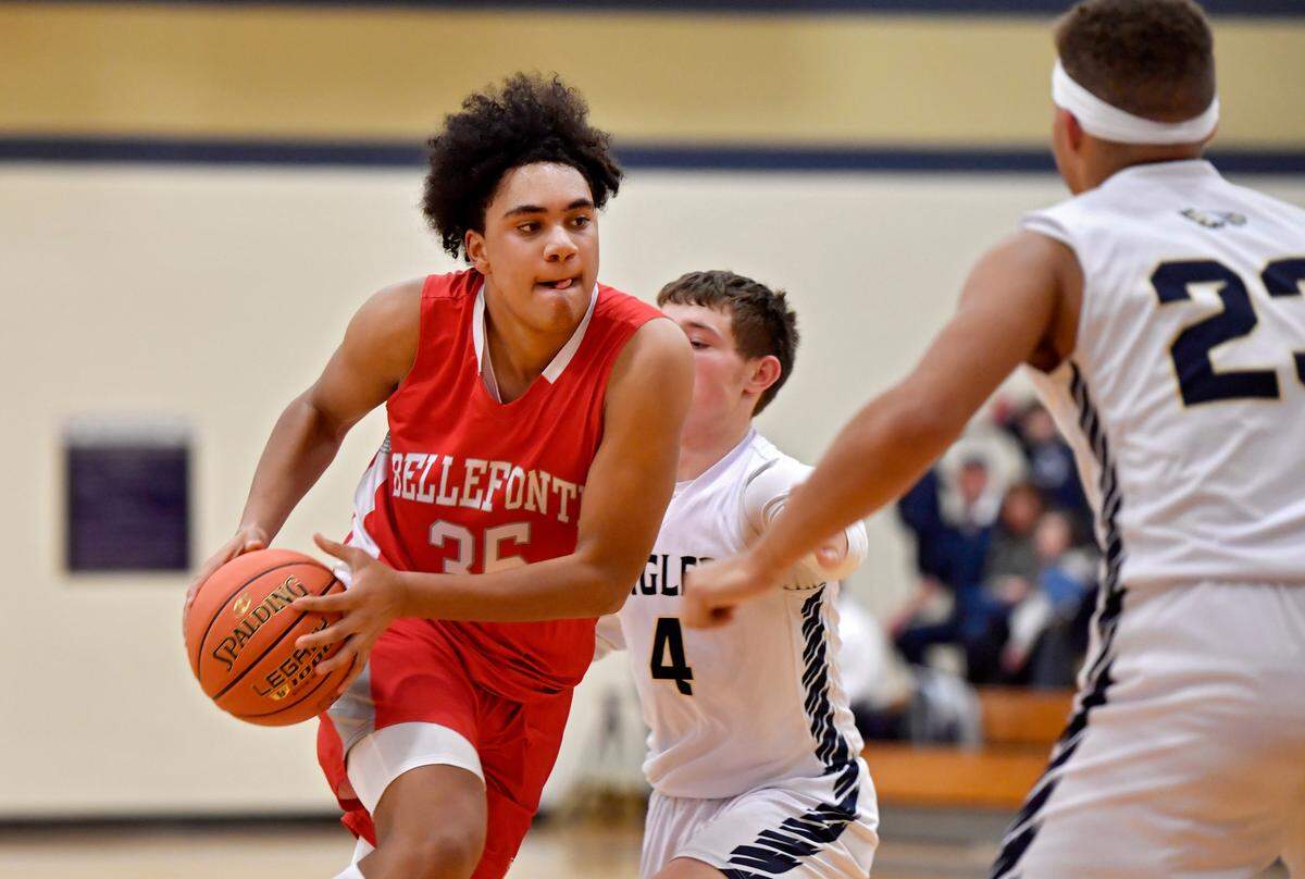 Bellefonte’s Blair Eckley-Jones cuts through Bald Eagle Area defenders during a Jan. 18 game.