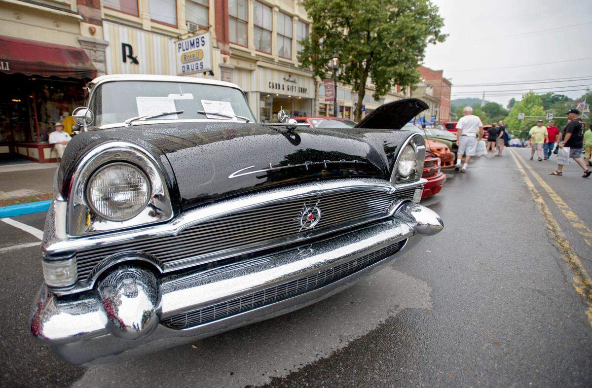 The Historic Bellefonte Cruise is an annual Father’s Day weekend tradition.