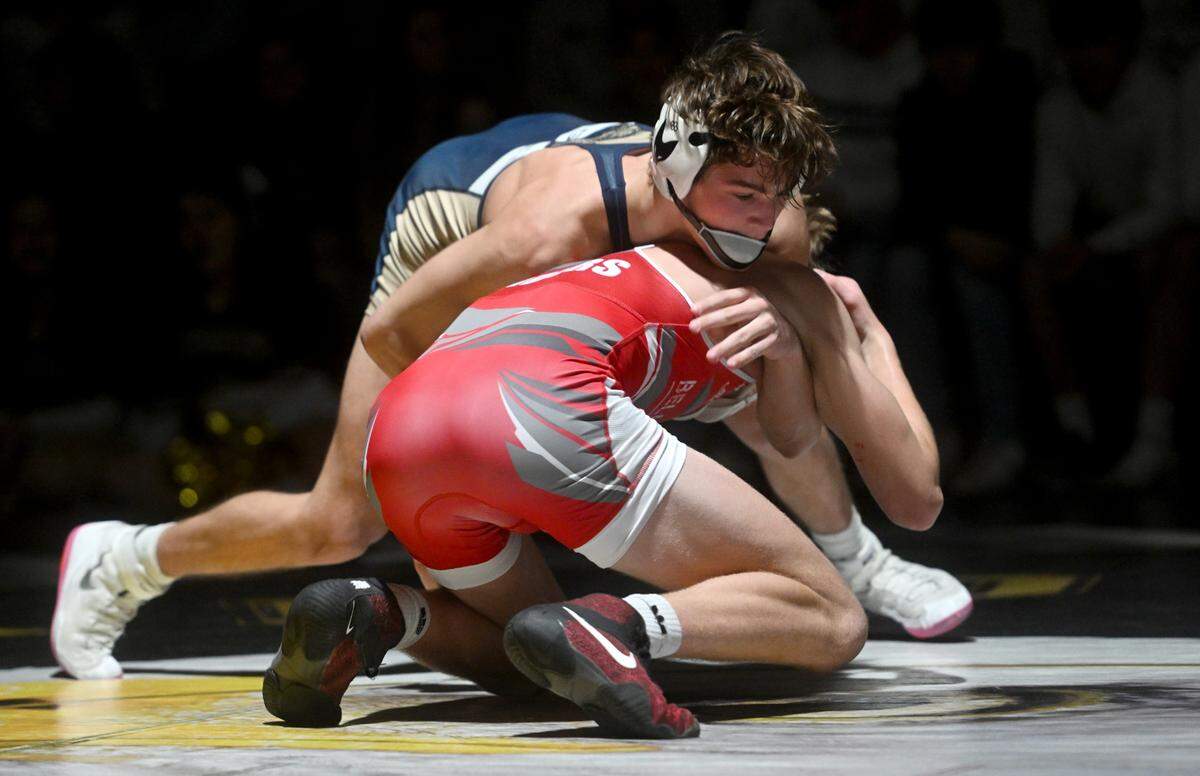 Bald Eagle Area’s Mason Reese controls Bellefonte’s Gage Long in the 145 lb bout of the match on Tuesday, Dec. 13, 2022. Reese won by decision, 4-3.