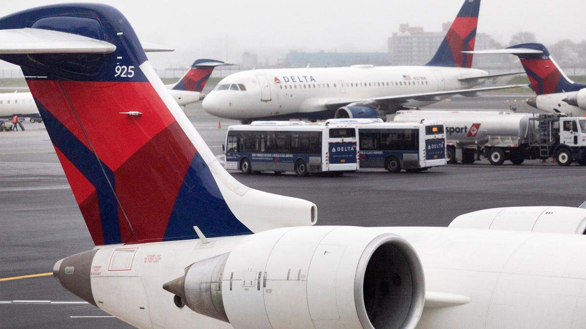 Delta Air Lines will begin flying between State College and New York’s LaGuardia Airport in January.