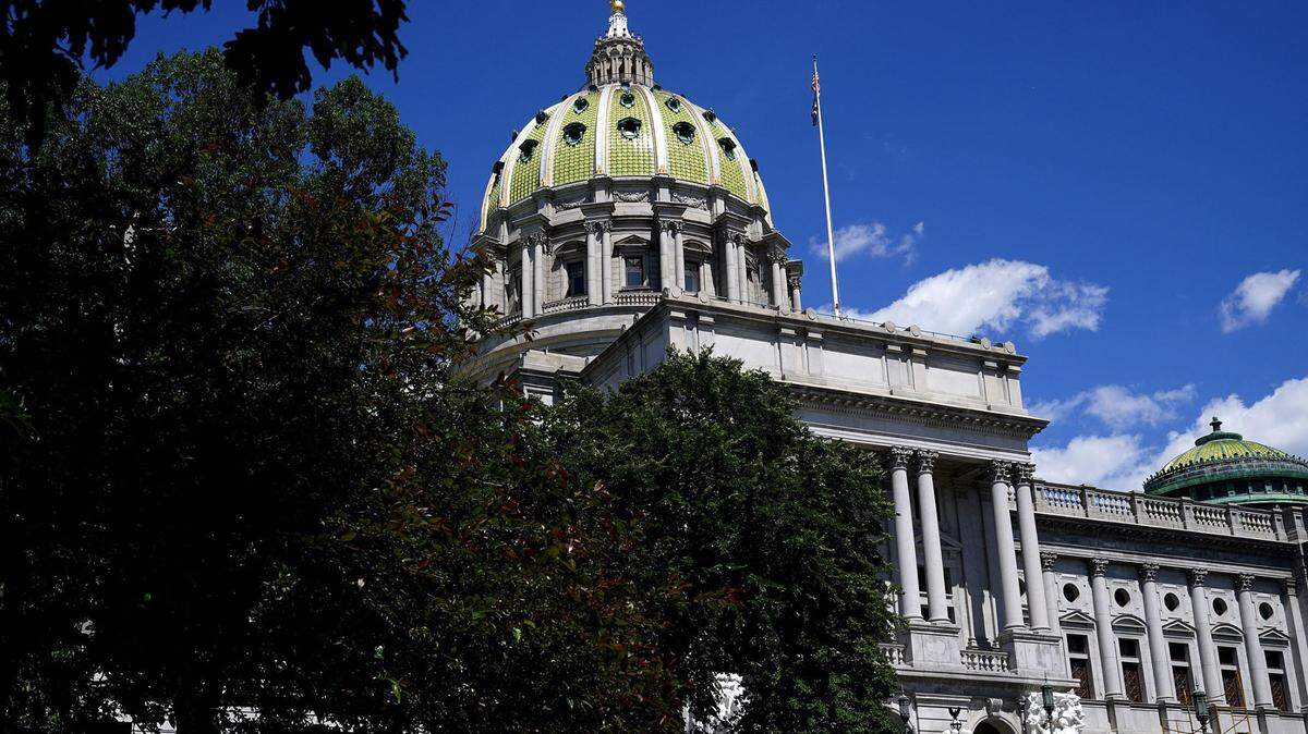 In the last two years, lawmakers have paid nearly $10 million to many of the same law firms and lawyers making contributions to wage all types of legal battles.