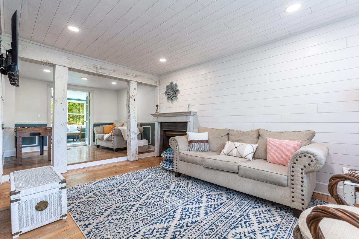 The living room at the Ricketts Chic Farmhouse Retreat in Columbia County.