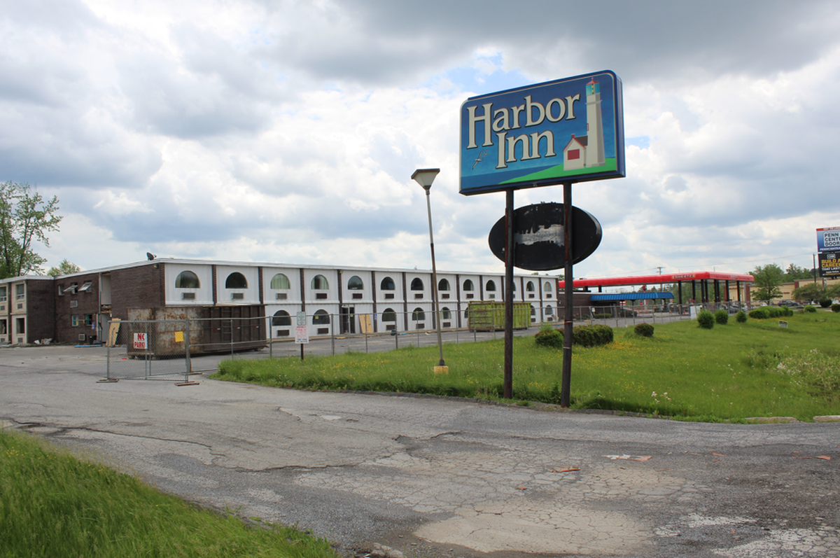 The Harbor Inn at 810 N. Front St, which is set to be demolished later this summer.