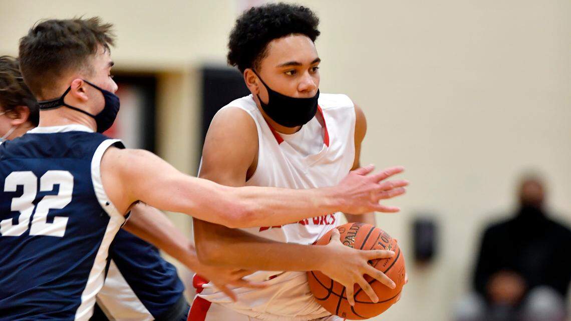 Bellefonte boys’ basketball extends winning streak to 4 with 43-40 win over Penns Valley