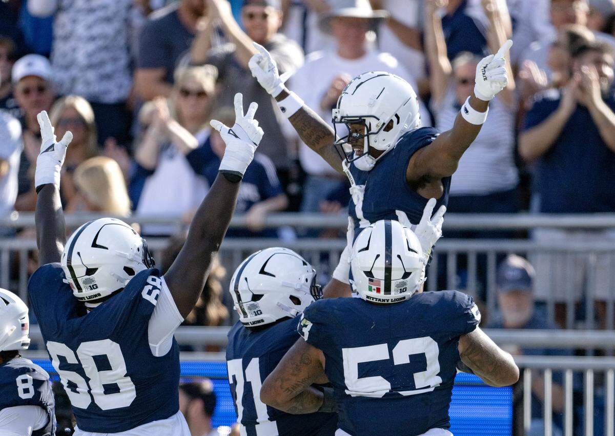 Penn State wide receiver Kyron Hudson celebrates a touchdown during the game on Saturday, Aug. 30, 2025 at Beaver Stadium.