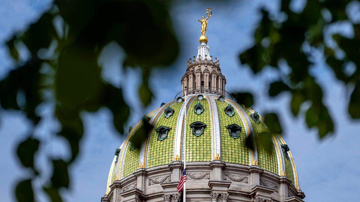 The Pennsylvania Capitol this week jolted into action with just six more voting days before the pivotal midterm election, advancing a slew of bills with one common theme while lawmakers raced from fundraiser to fundraiser seeking to bolster their campaign coffers.