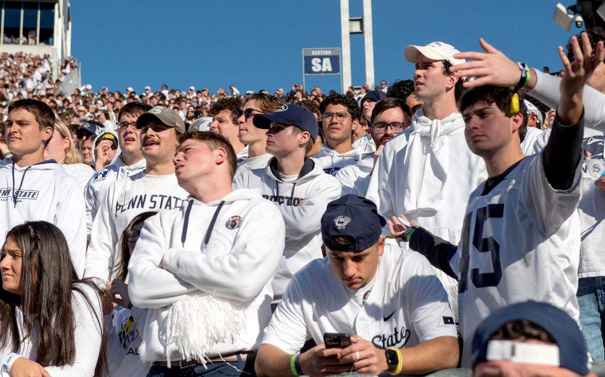 Penn State fans react in disappointment during the game against Ohio State on Saturday, Nov. 2, 2024 at Beaver Stadium.