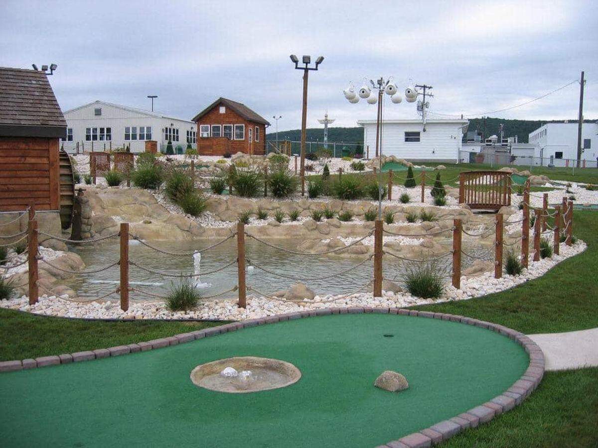 Heisler’s Cloverleaf Dairy has two 18-hole mini-golf courses, in addition to a creamery, eatery, arcade, and more.