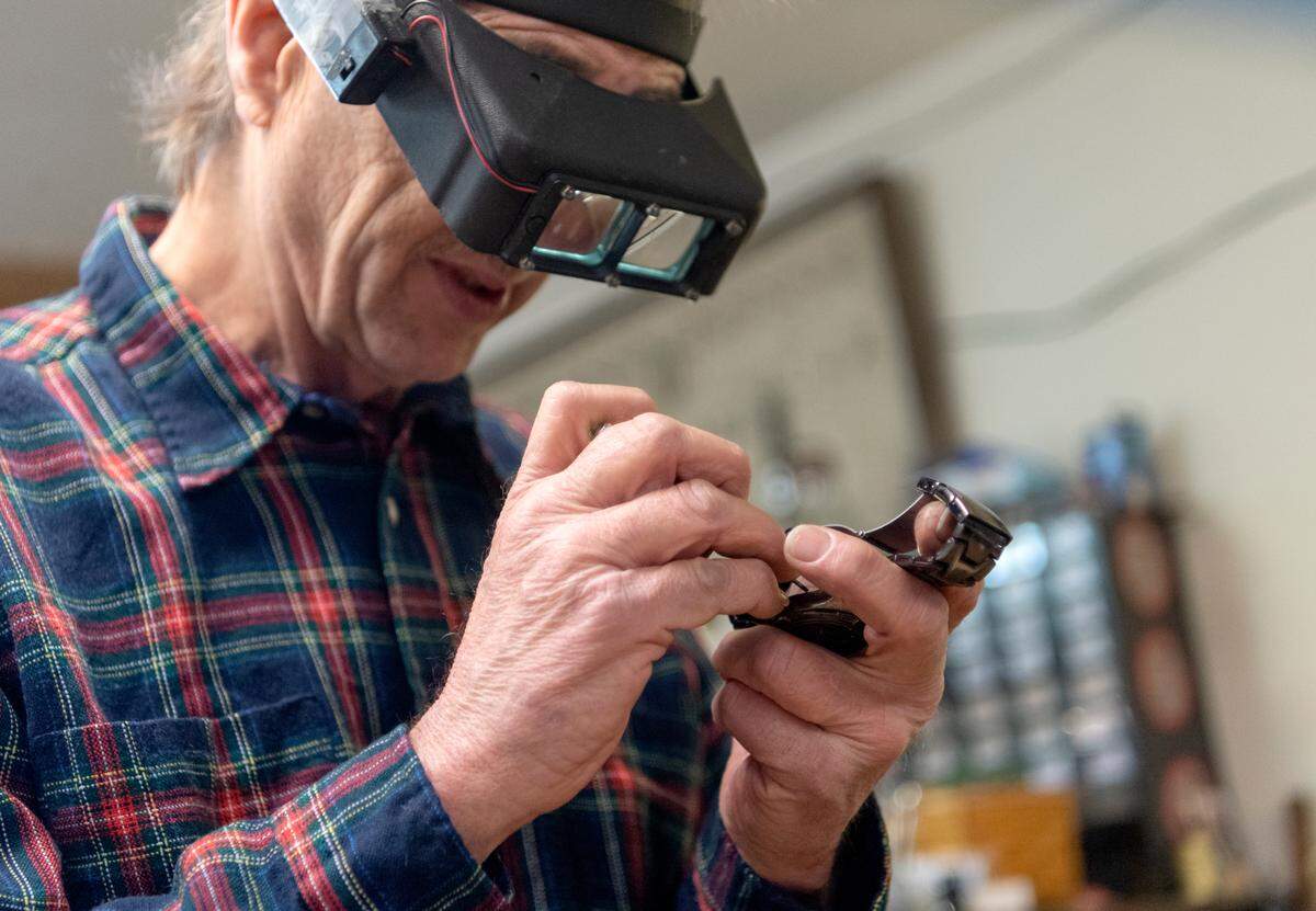Richard Winebold works on a watch at Penns Valley Jewelers on Thursday, Dec. 16, 2021.