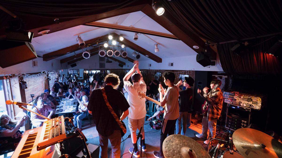The Immersive Musical Endeavor brings mindfulness into performing live music.
