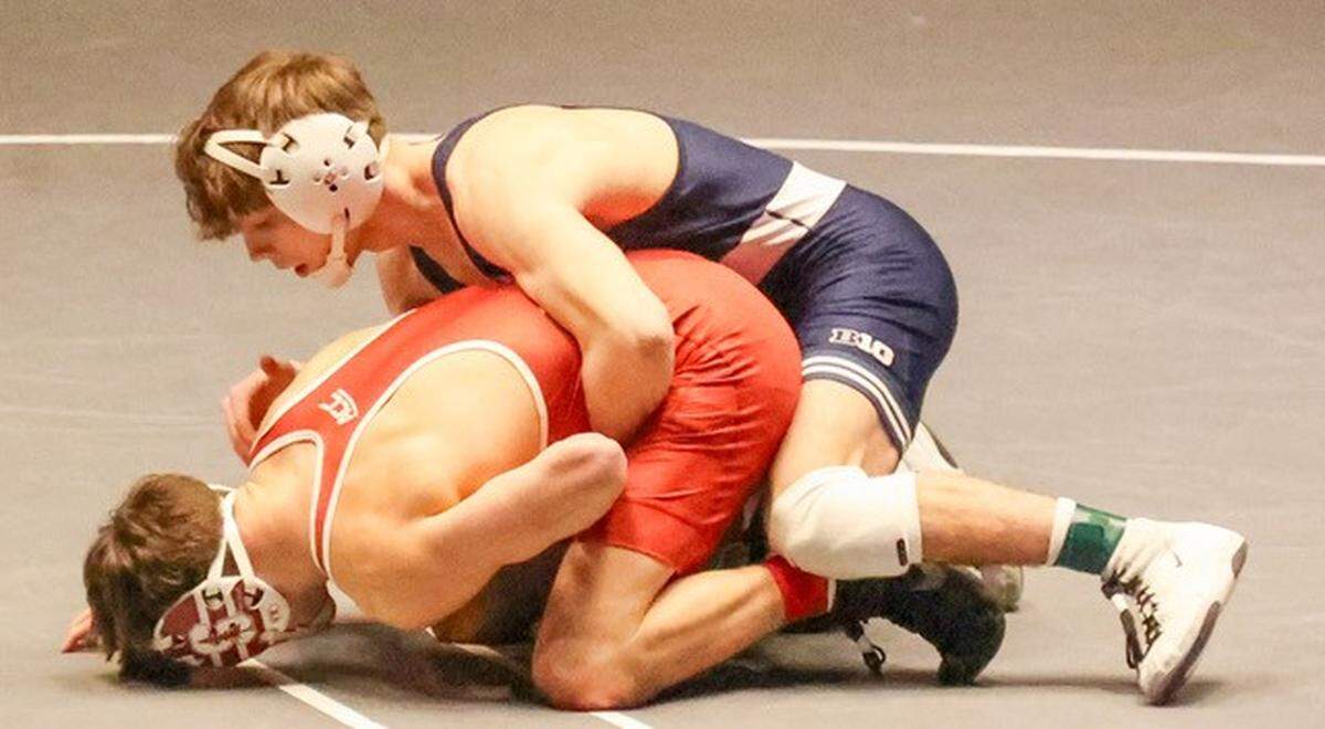 Penn State’s Marcus Blaze controls Stanford’s Tyler Knox in their 133-pound bout of the Nittany Lions’ 42-0 win on Saturday in Nashville, Tenn. Blaze pinned Knox in 6:44.