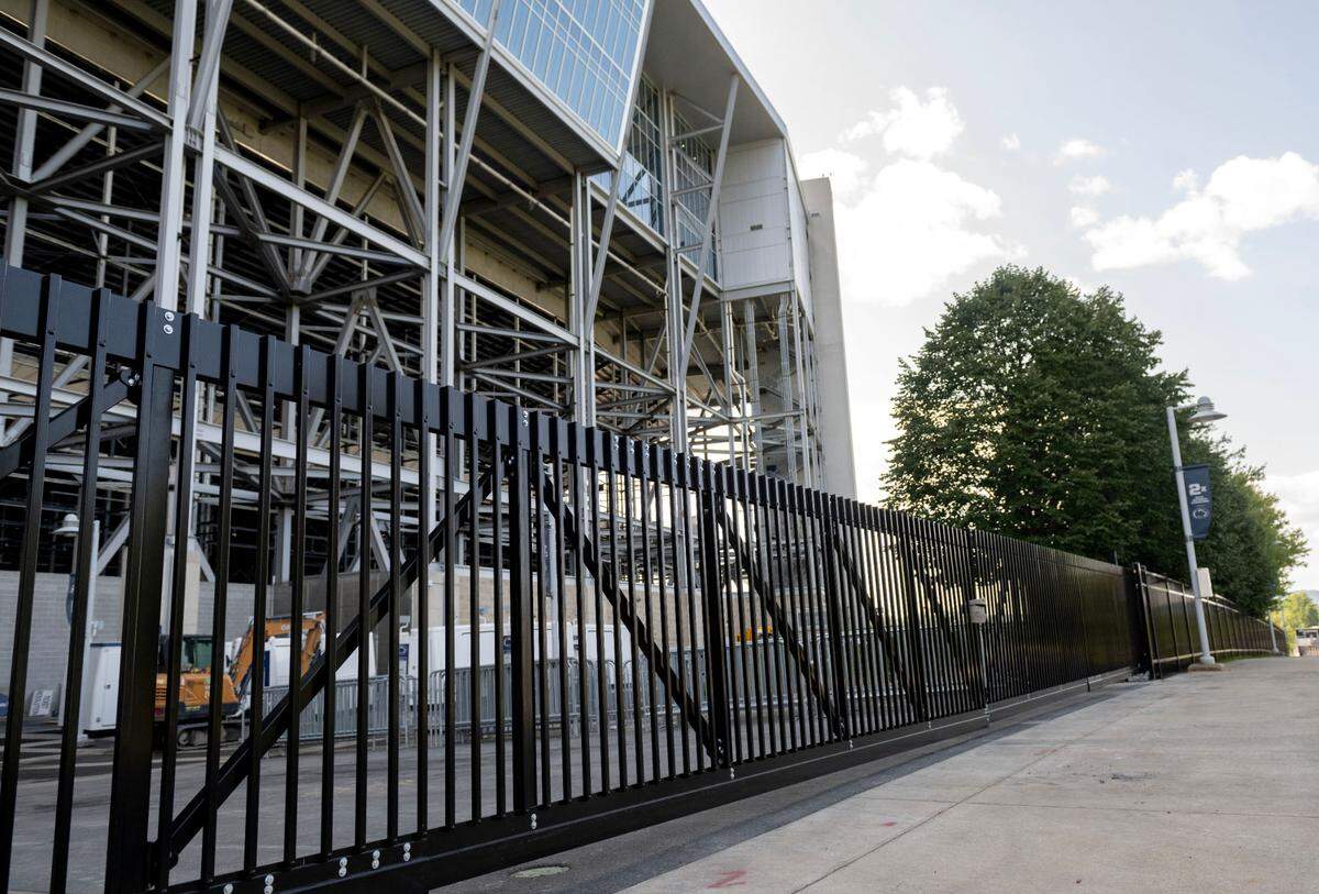 A fence has been installed along the east side of Beaver Stadium and Porter Road.