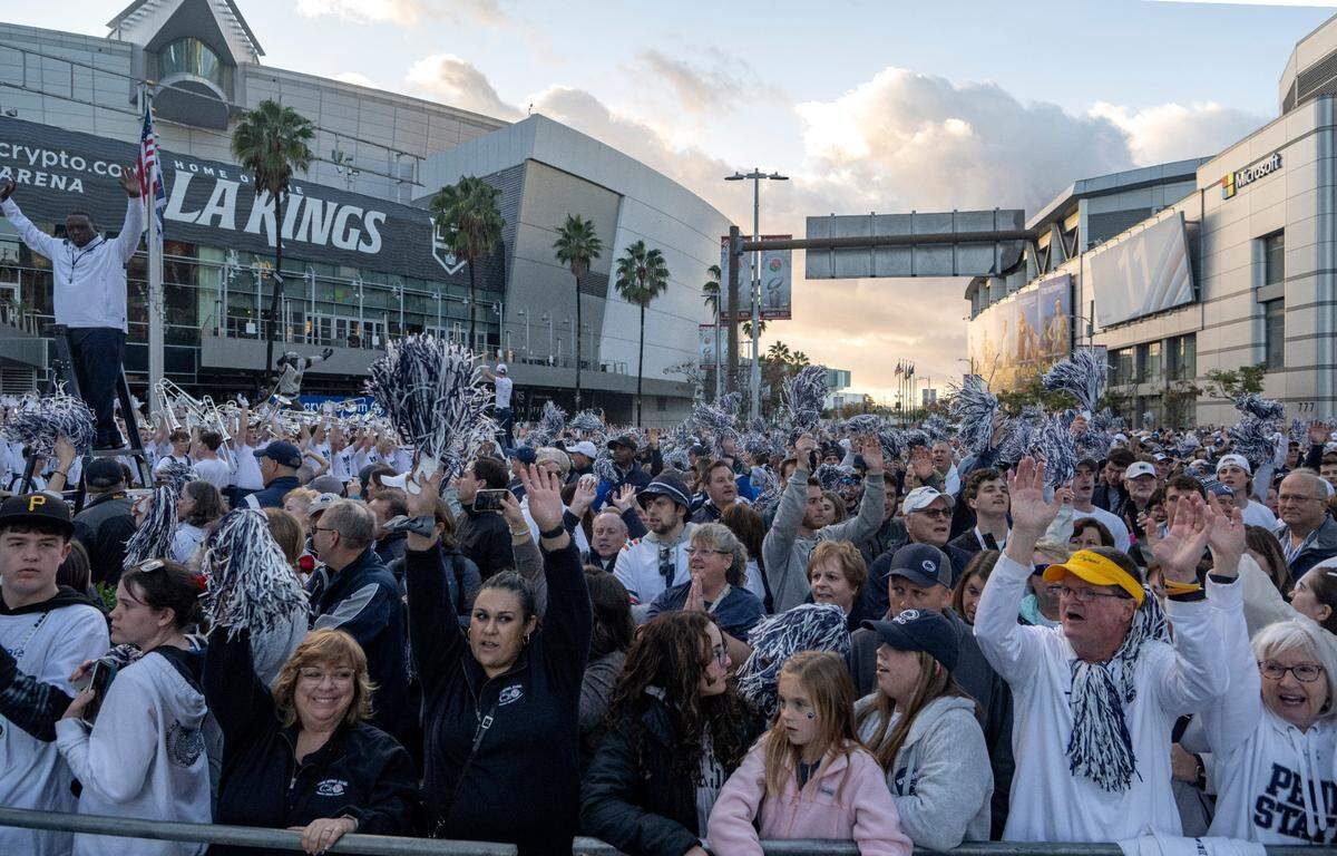 The Penn State Alumni Association hosted a pep rally at LA Live on Sunday, Jan. 1, 2023.