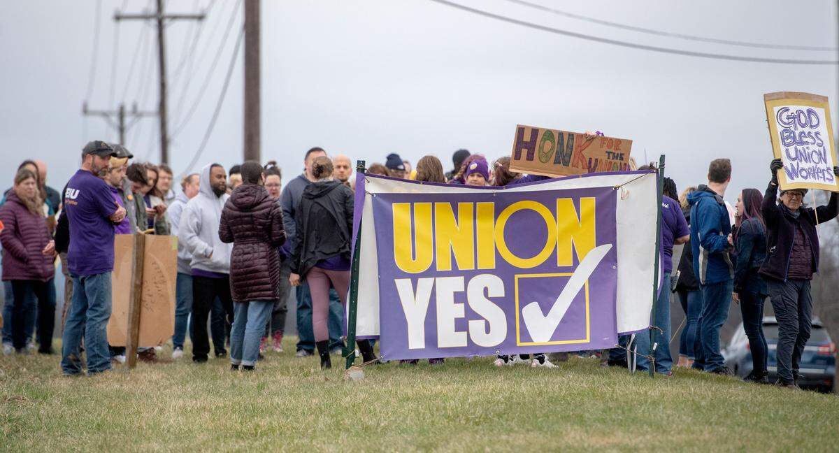 Workers from The Meadows Psychiatric Center rally to unionize on Wednesday.