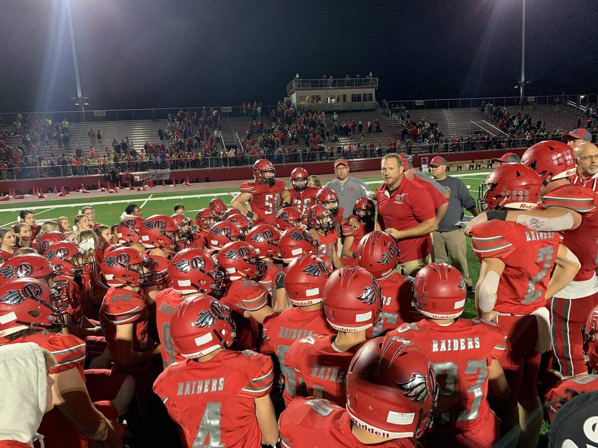 Bellefonte improved to 5-1 on the season and now leads the Mountain League after knocking off Clearfield 28-19 Friday night at Rogers Stadium.