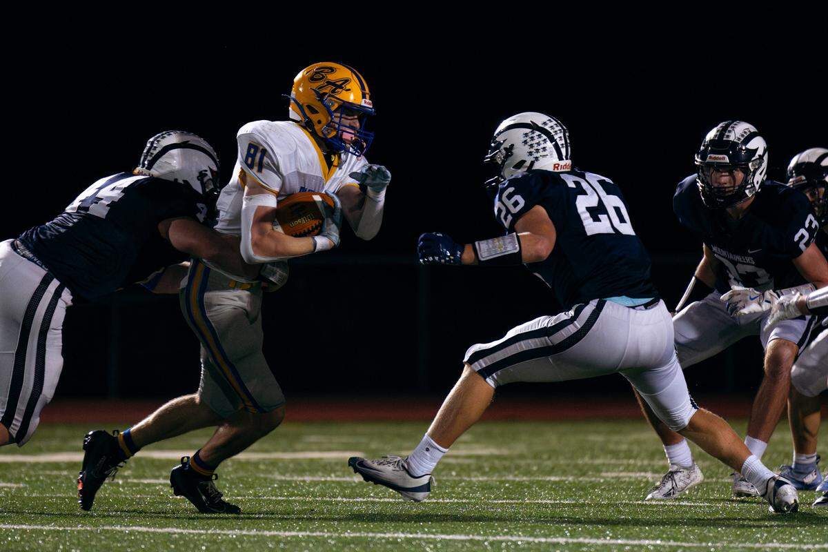 Bellwood-Antis junior Jeffrey Waite (81) runs through defenders during a Friday night football game between Philipsburg-Osceola and Bellwood-Antis in Philipsburg, Pa., on Sept. 26, 2025. The Mountaineers beat the Blue Devils 31-28.